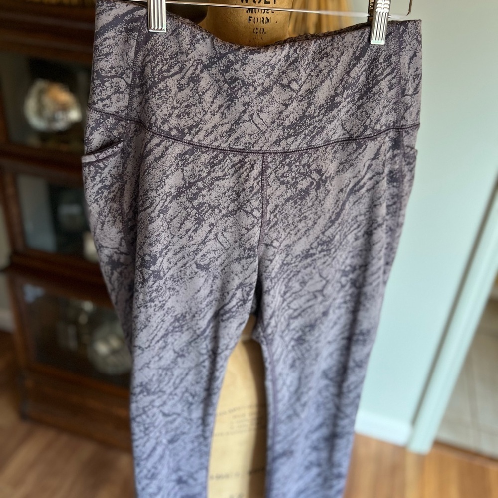All In Motion leggings size medium